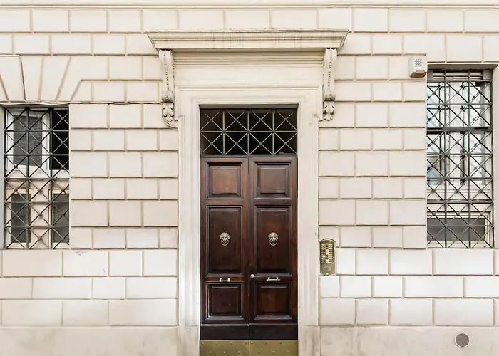 Colosseum's Courtyard Дом отдыха Рим